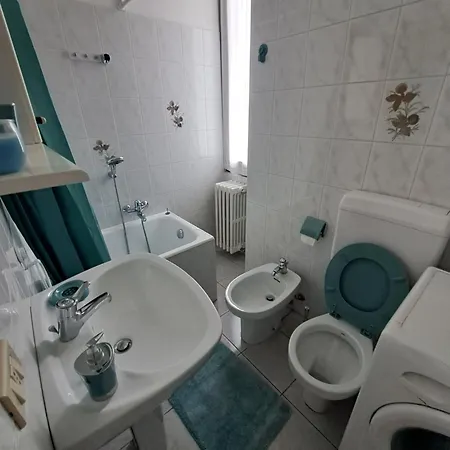 & Blue House * 발브로나