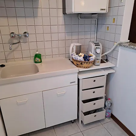 & Blue House 발브로나