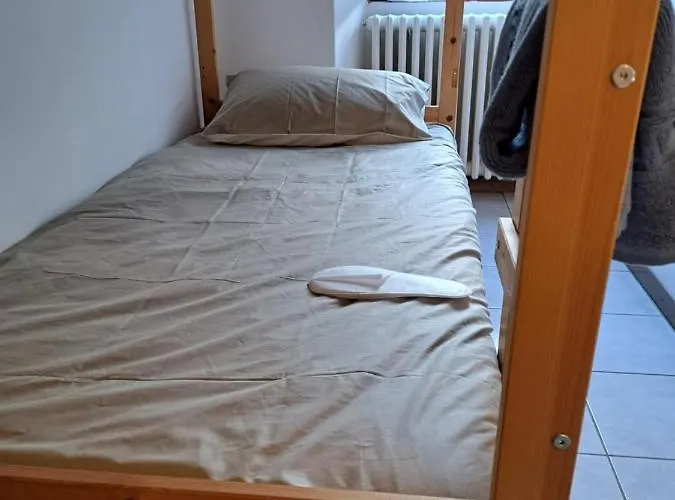 & Blue House Вальброна